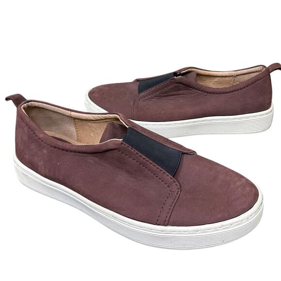 Sofft Size 8.5 Safia Berry Leather Slip On Comfort Sneaker Shoe Walking Travel - Picture 1 of 12